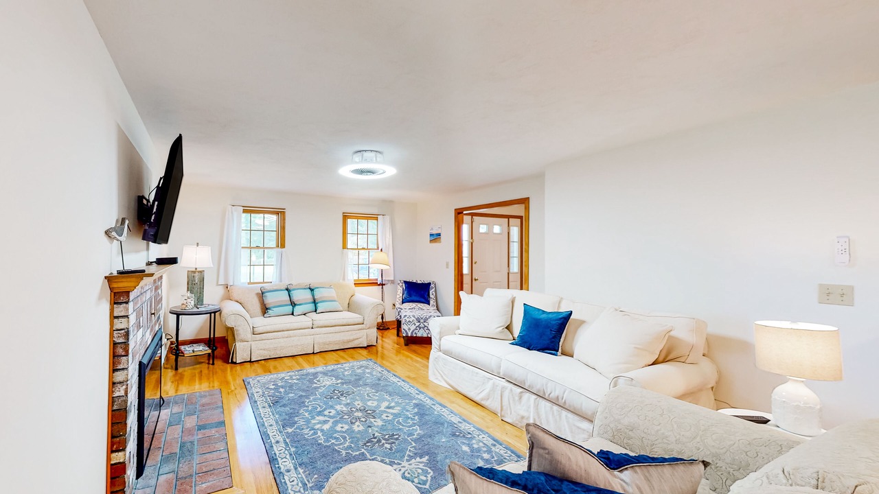 Photo of Livingroom in West Falmouth