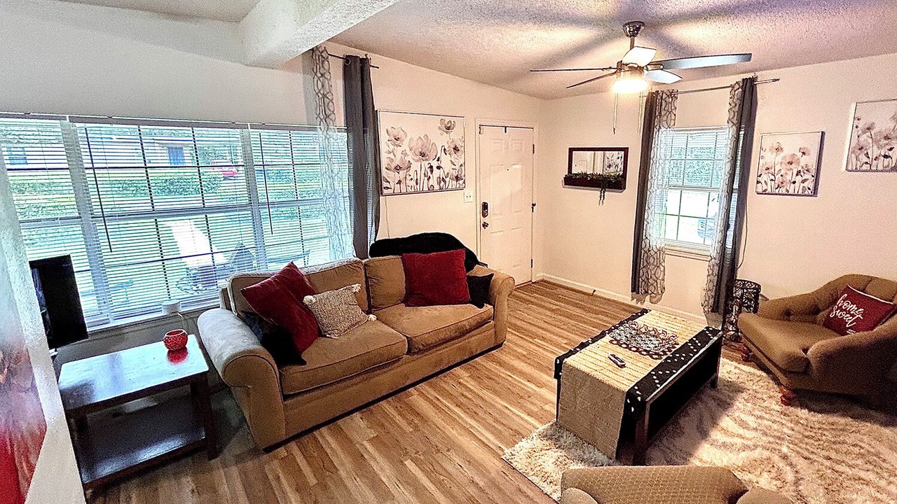 Photo of Livingroom in Griffin Heights