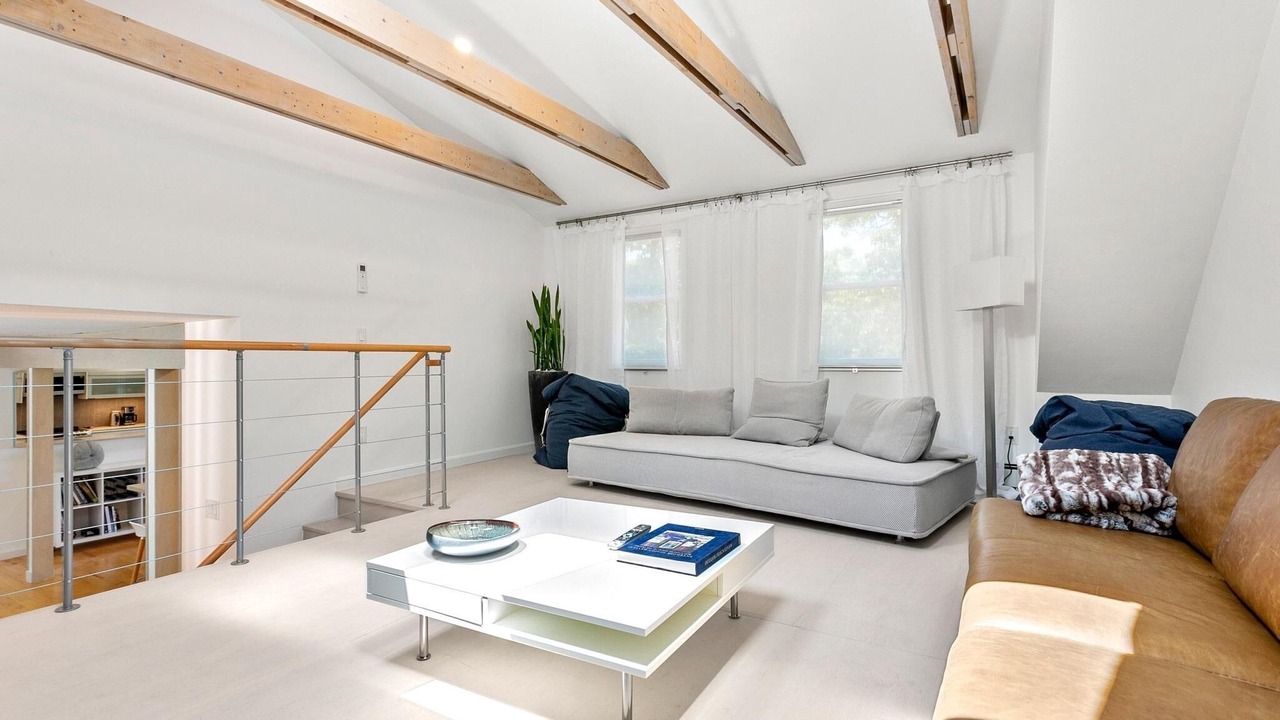 Photo of Livingroom in West Barnstable