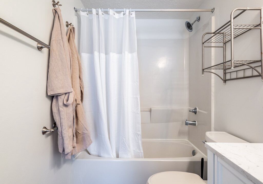 Photo of Bathroom in Coliseum Central
