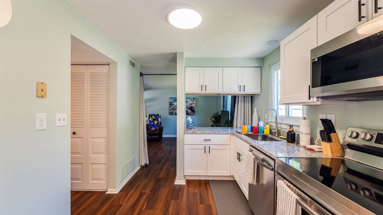 Photo of Kitchen in Coliseum Central