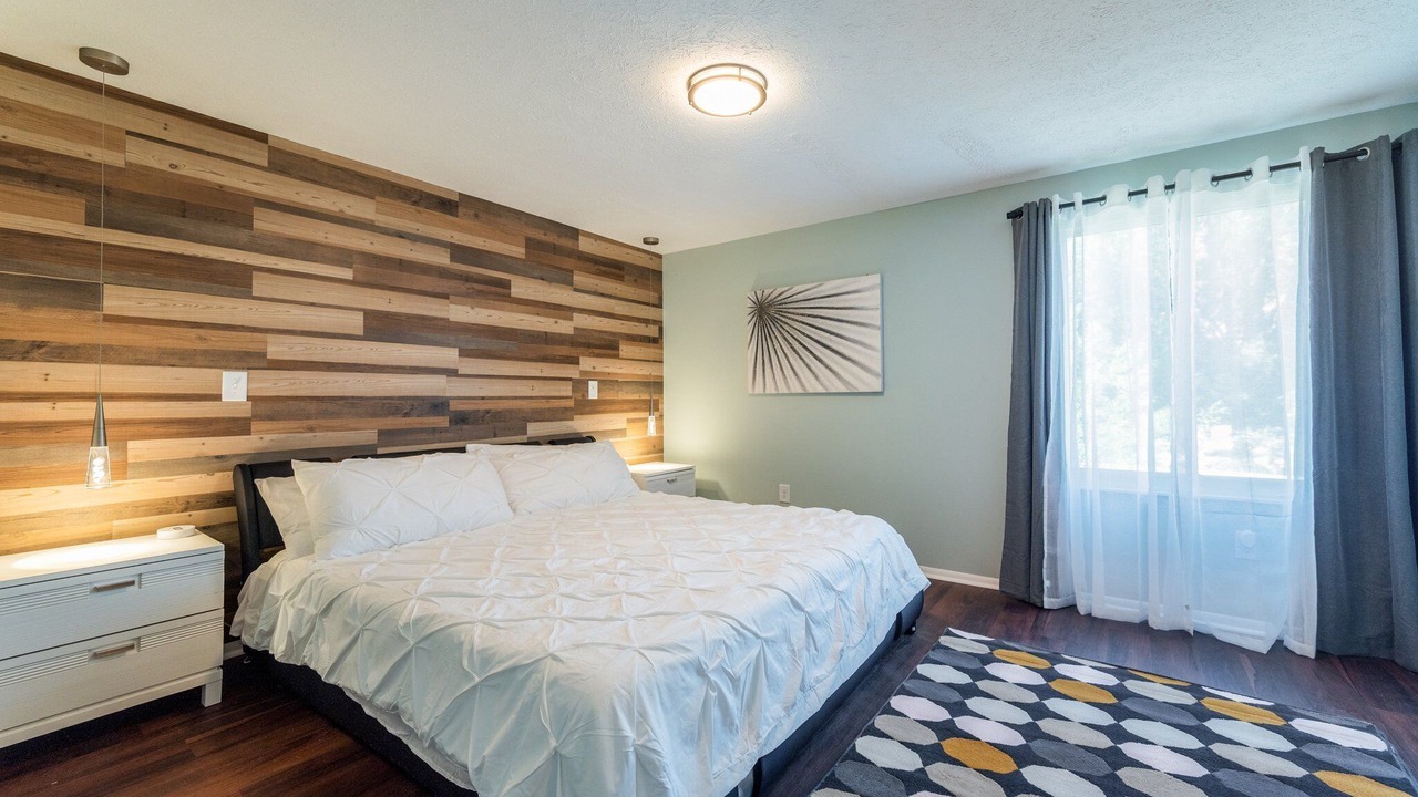 Photo of Bedroom in Coliseum Central