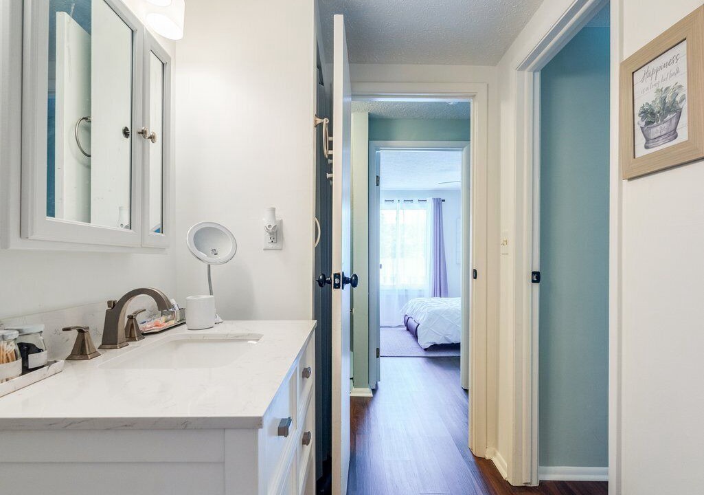 Photo of Bathroom in Coliseum Central