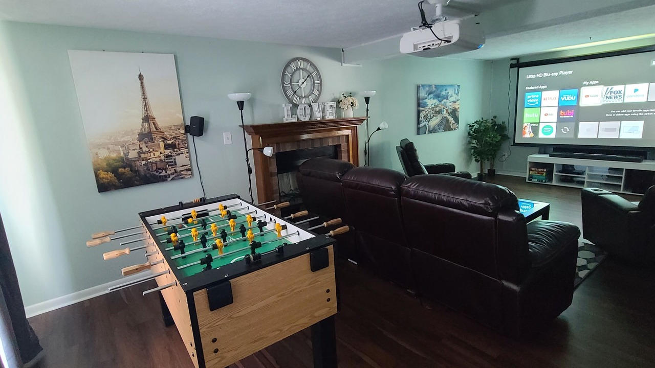 Photo of Bedroom in Coliseum Central