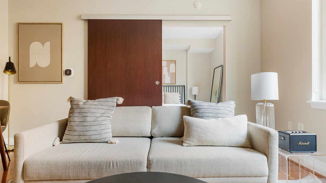 Photo of Livingroom in George Washington University