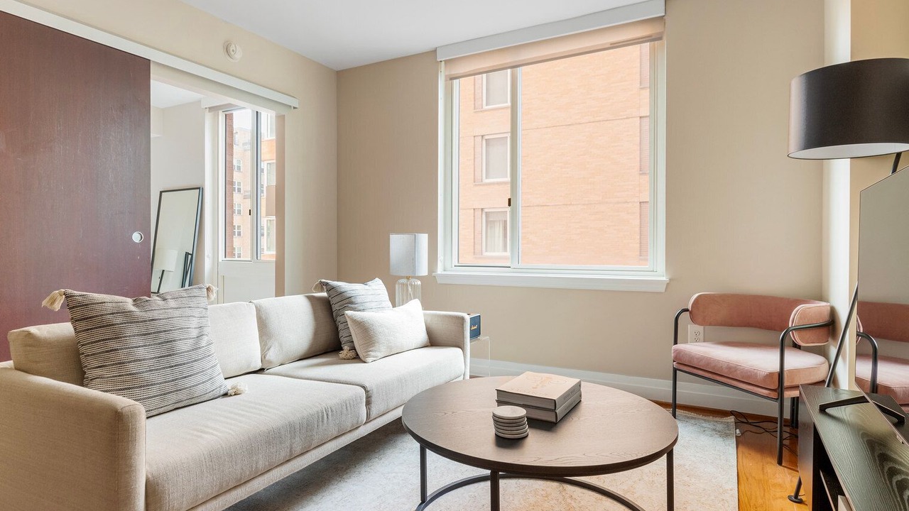 Photo of Livingroom in George Washington University