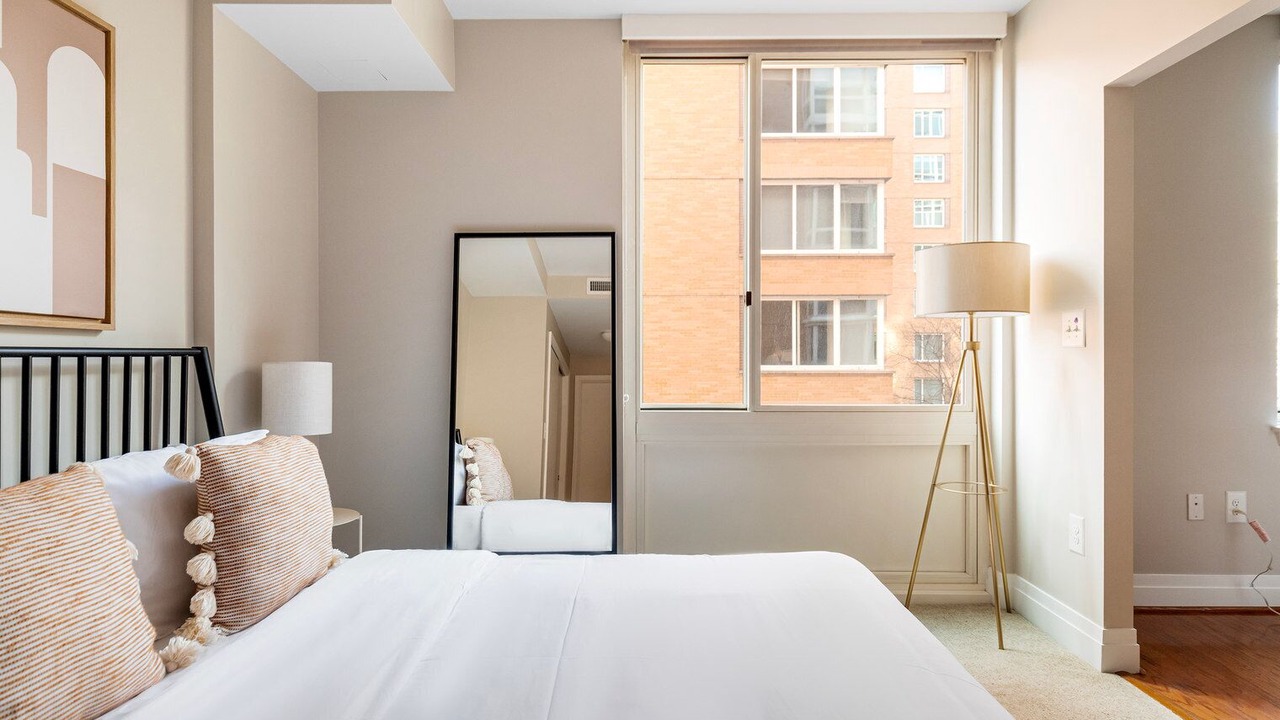 Photo of Bedroom in George Washington University