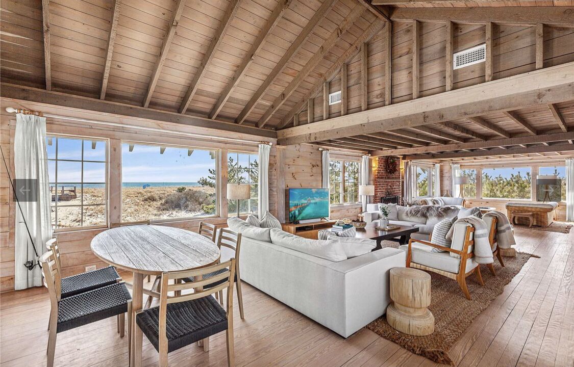 Photo of Livingroom in Westhampton Beach