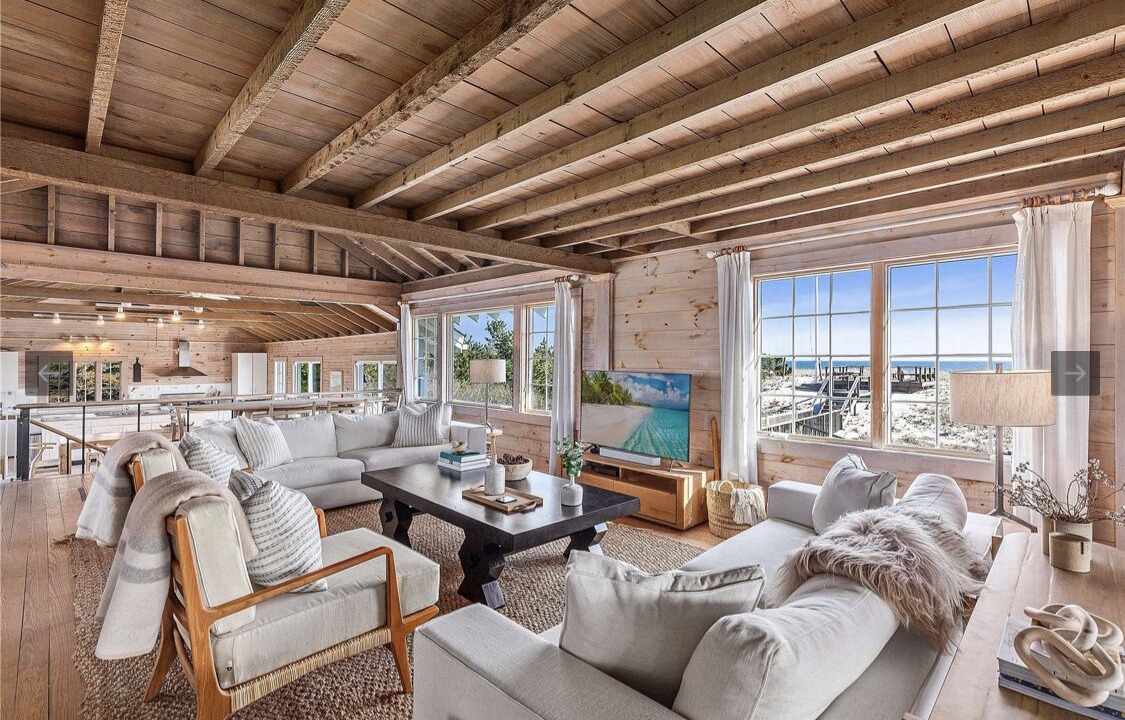 Photo of Livingroom in Westhampton Beach