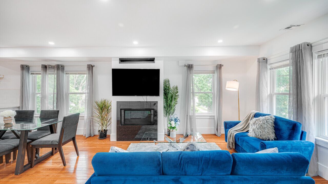 Photo of Livingroom in Milton