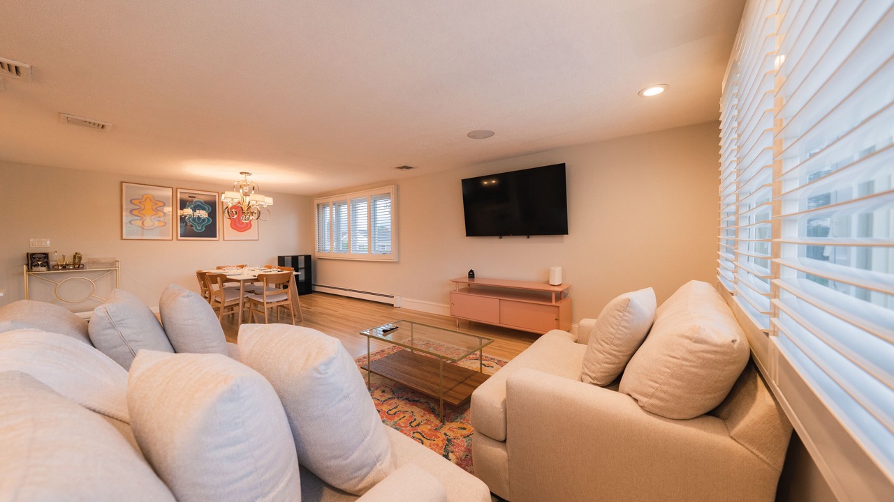 Photo of Livingroom in Revere