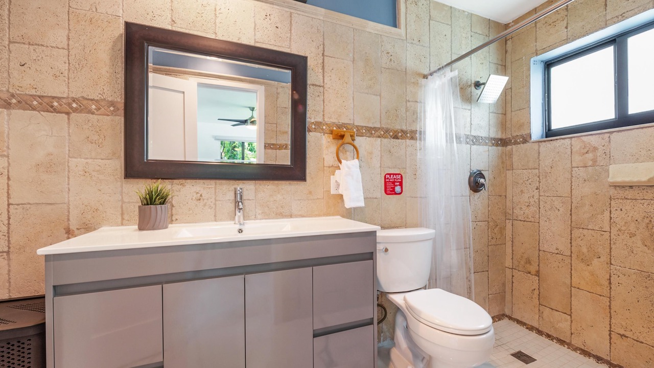 Photo of Bathroom in Cutler Bay