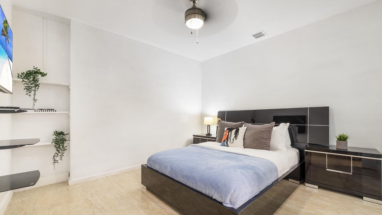 Photo of Bedroom in Cutler Bay