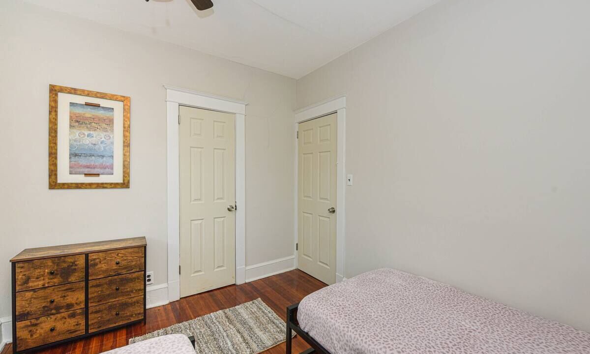 Photo of Bedroom in Lake Grove
