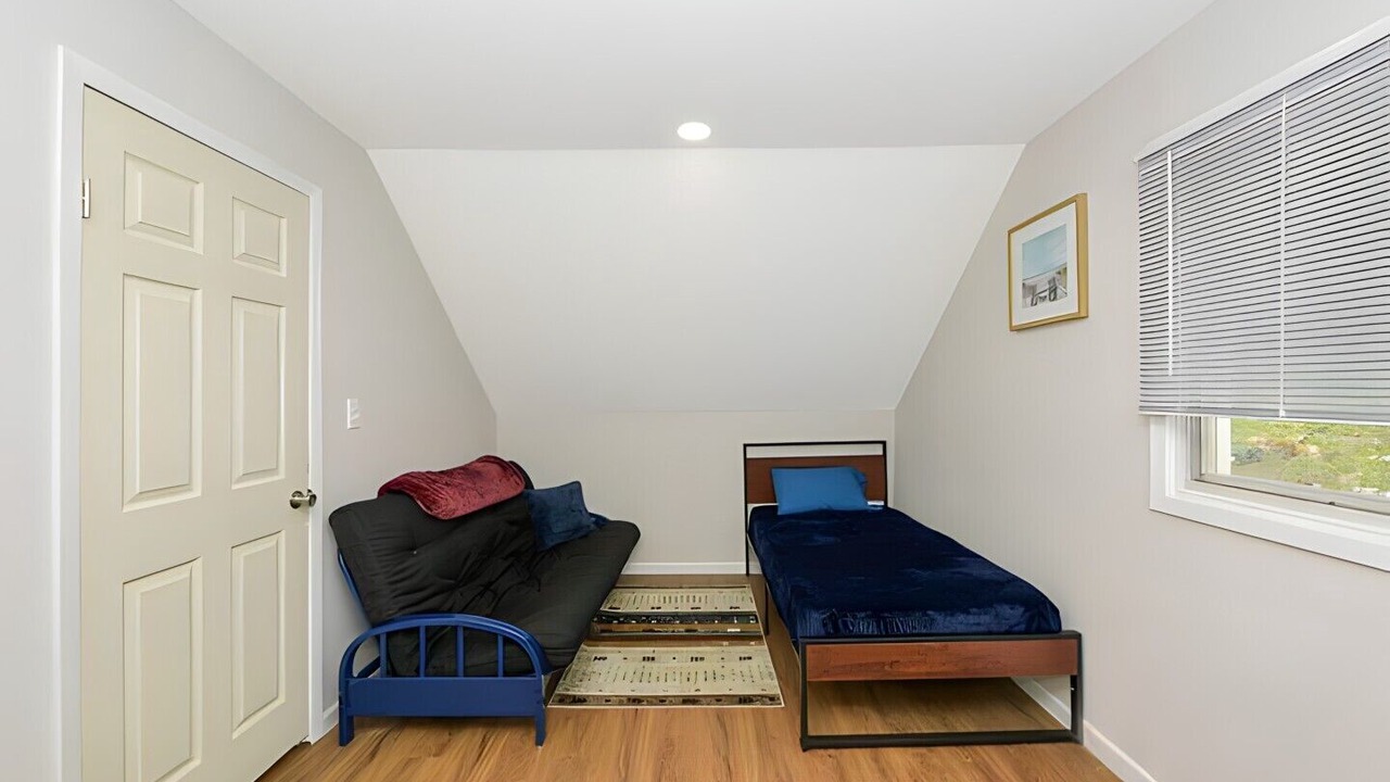 Photo of Bedroom in Lake Grove