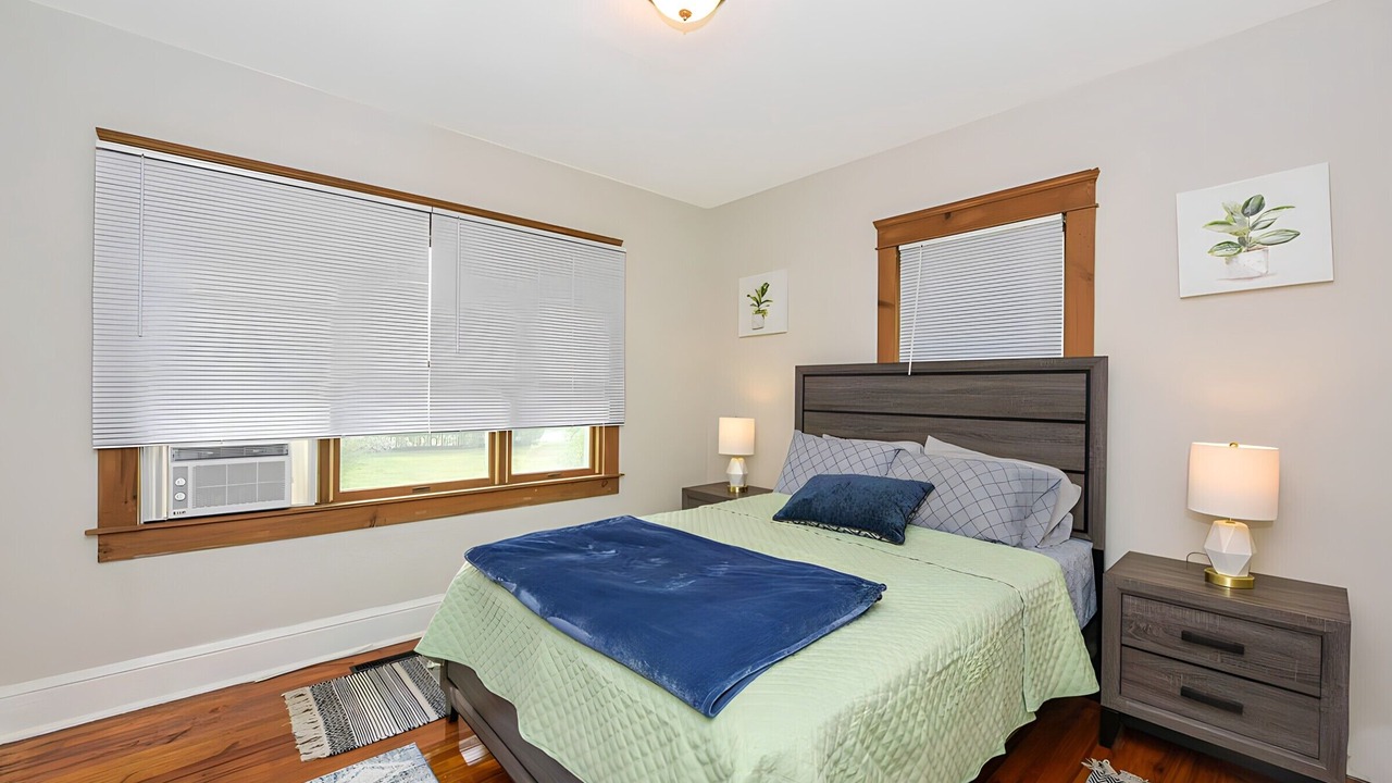 Photo of Bedroom in Lake Grove