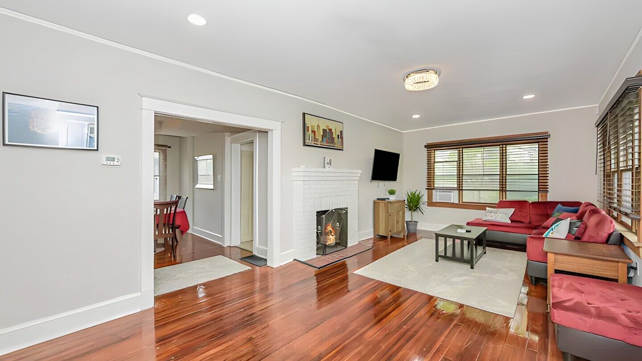 Photo of Livingroom in Lake Grove