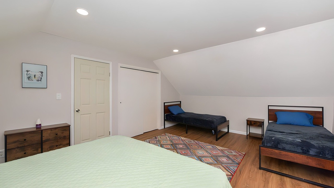 Photo of Bedroom in Lake Grove