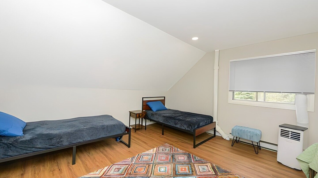 Photo of Bedroom in Lake Grove