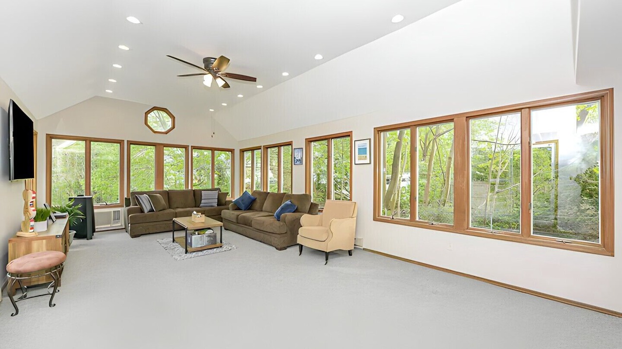 Photo of Livingroom in Lake Grove