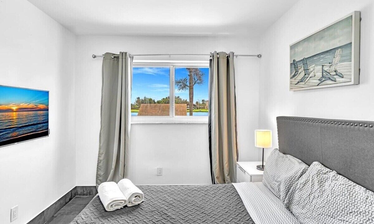Photo of Bedroom in Davie