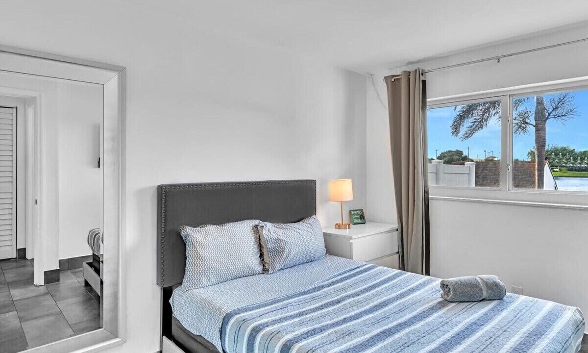 Photo of Bedroom in Davie
