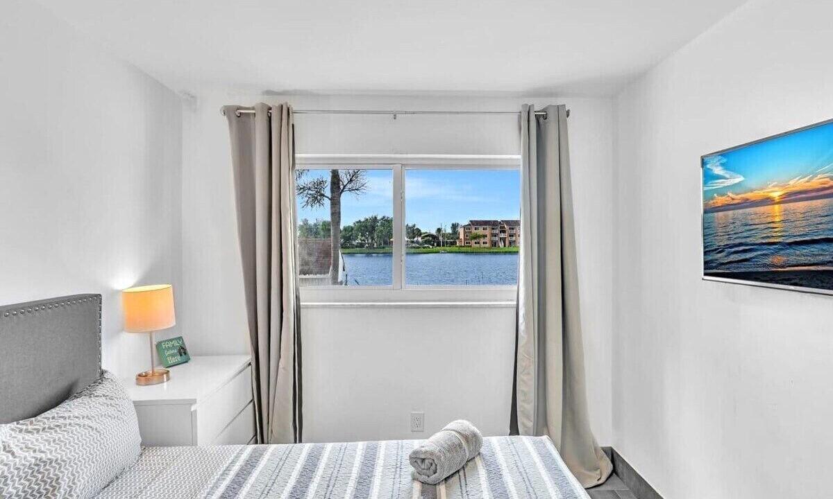 Photo of Bedroom in Davie
