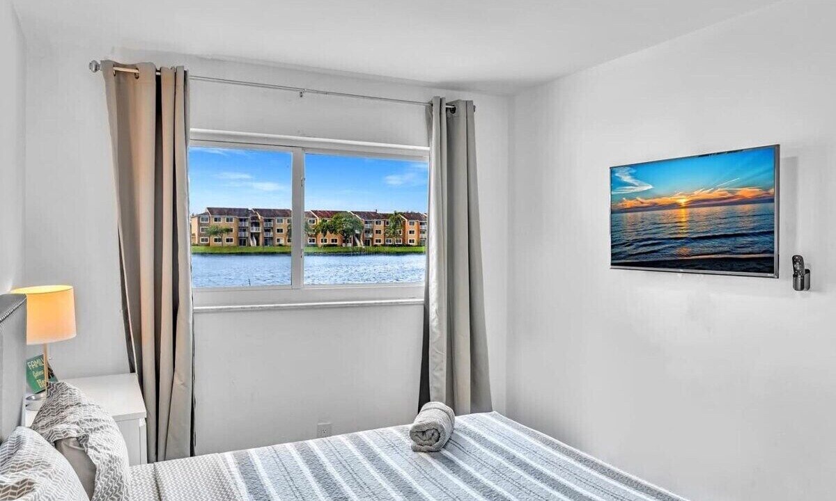 Photo of Bedroom in Davie