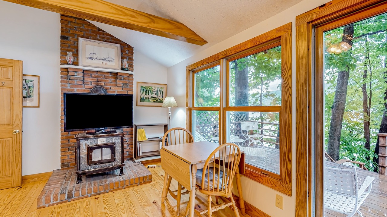 Photo of Livingroom in Silver Bay