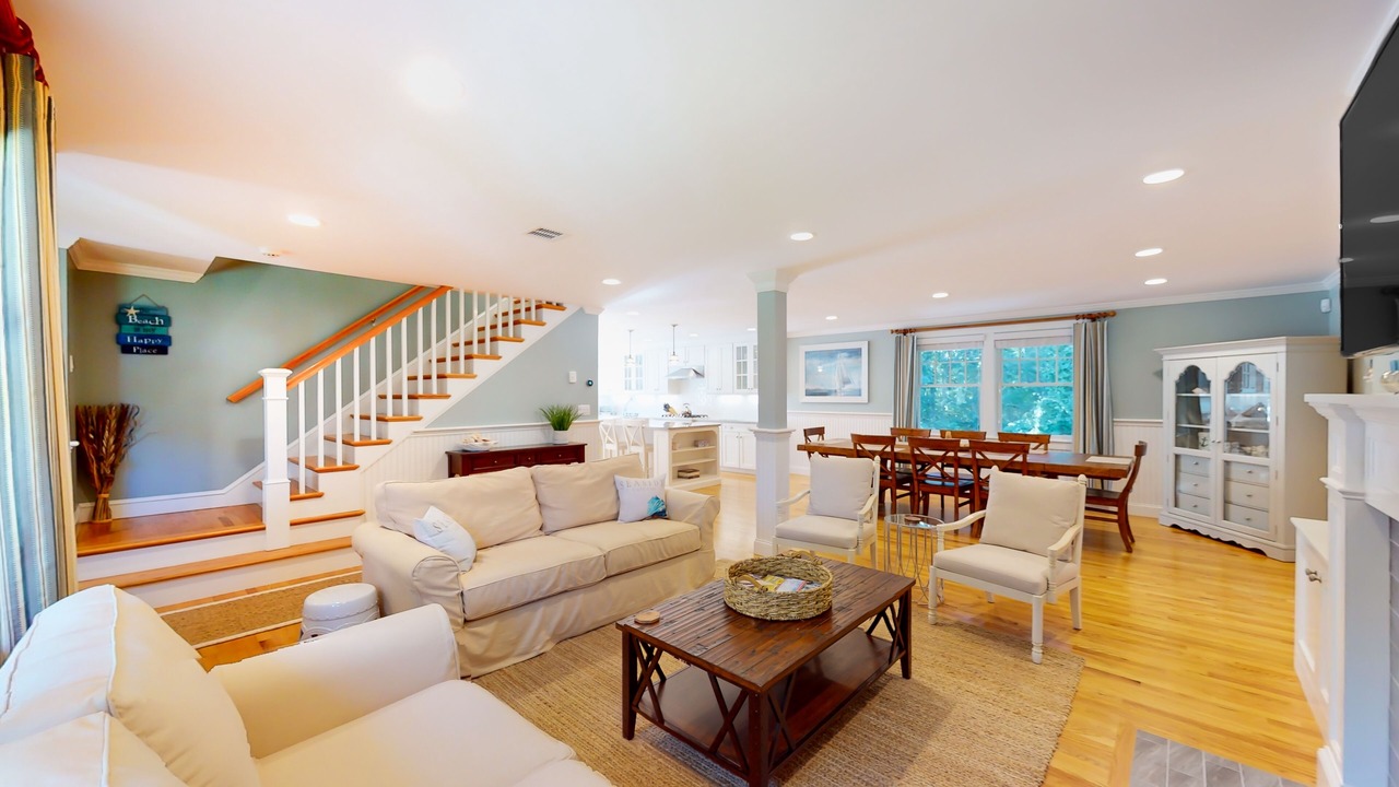 Photo of Livingroom in West Yarmouth