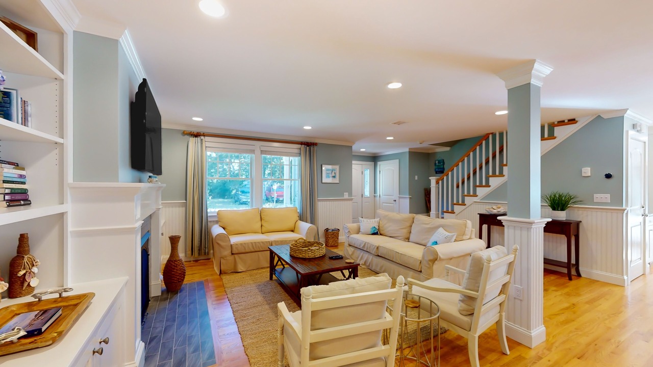 Photo of Livingroom in West Yarmouth