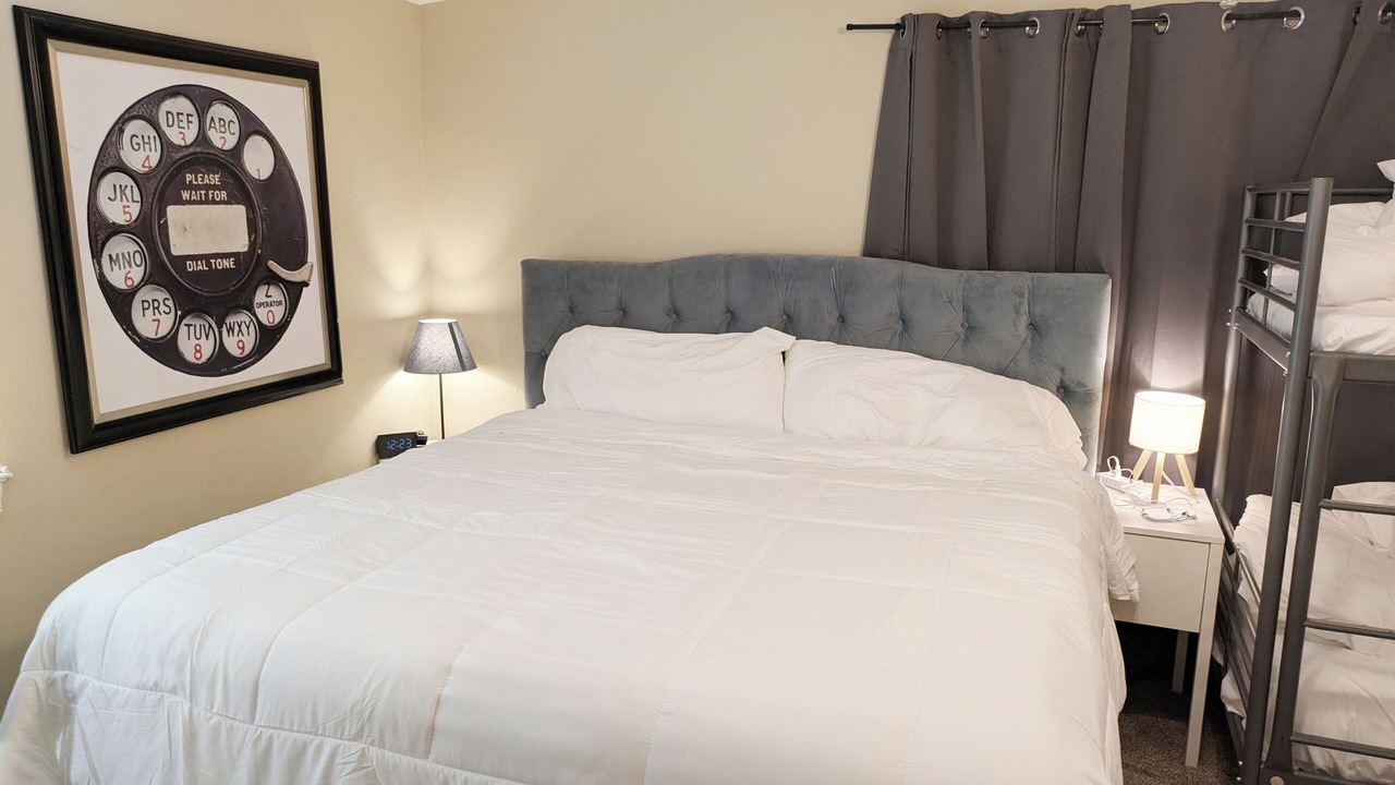 Photo of Bedroom in Cypress Gardens