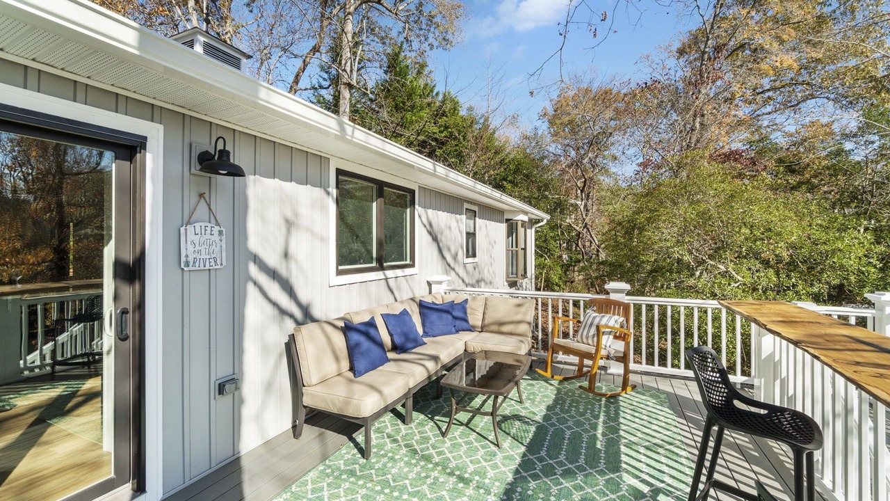 Photo of Patio Balcony in Weems
