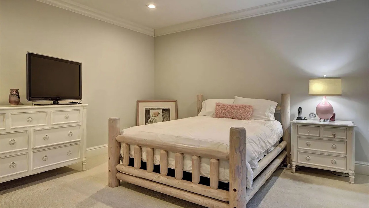 Photo of Bedroom in Shinnecock Hills