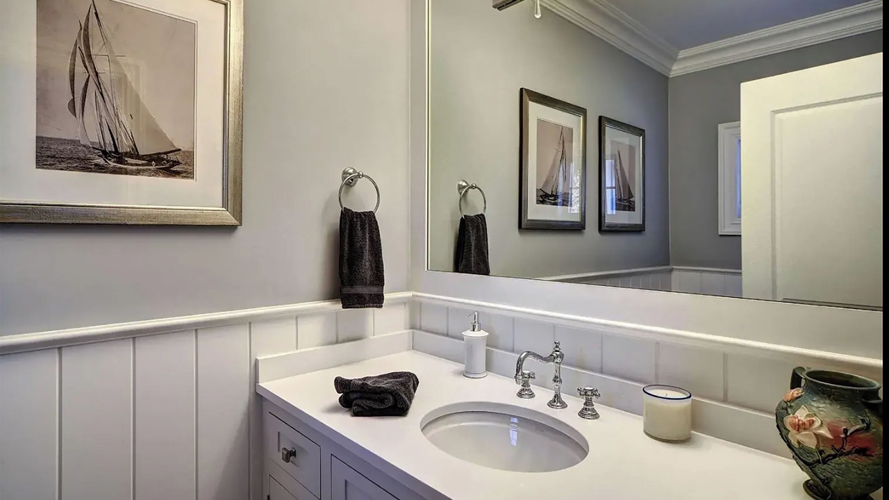 Photo of Bathroom in Shinnecock Hills