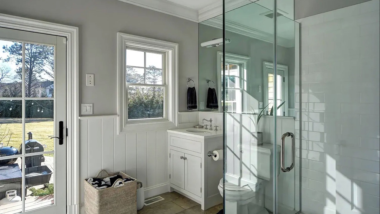 Photo of Bathroom in Shinnecock Hills