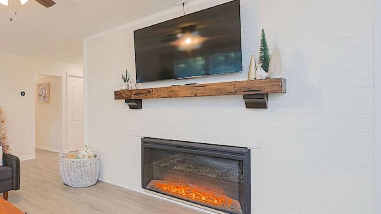Photo of Livingroom in Central Newport News