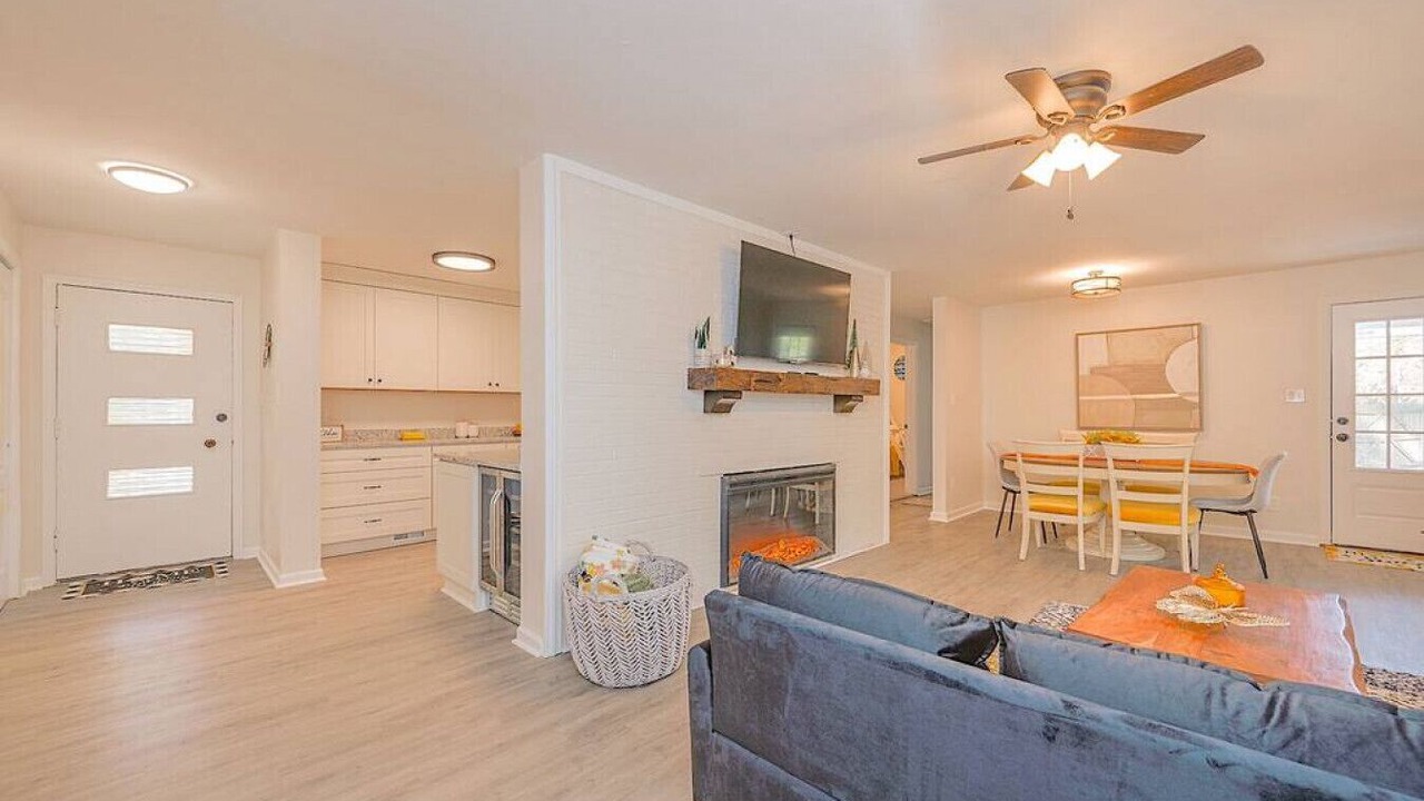 Photo of Livingroom in Central Newport News