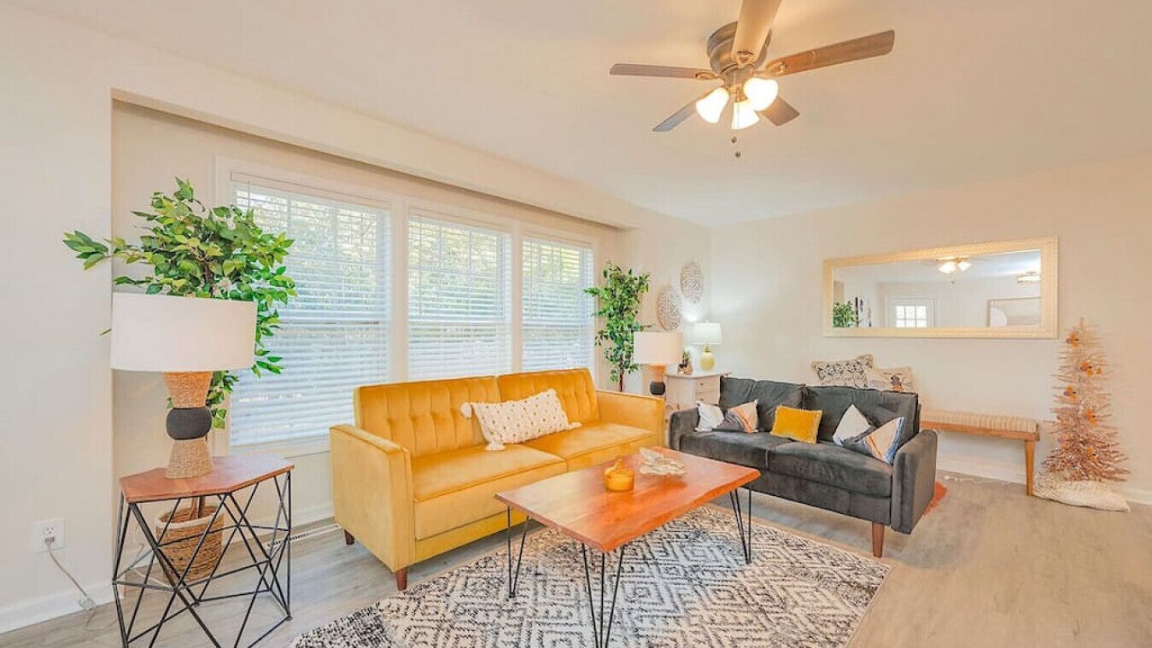 Photo of Livingroom in Central Newport News