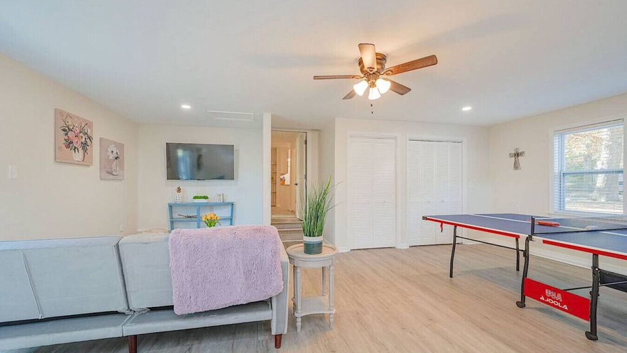 Photo of Livingroom in Central Newport News