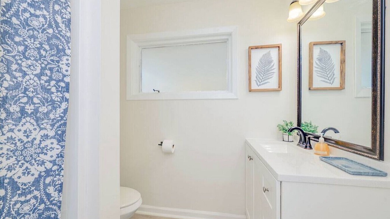 Photo of Bathroom in Central Newport News