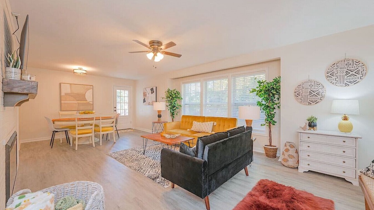 Photo of Livingroom in Central Newport News