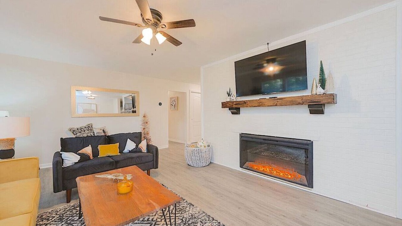 Photo of Livingroom in Central Newport News