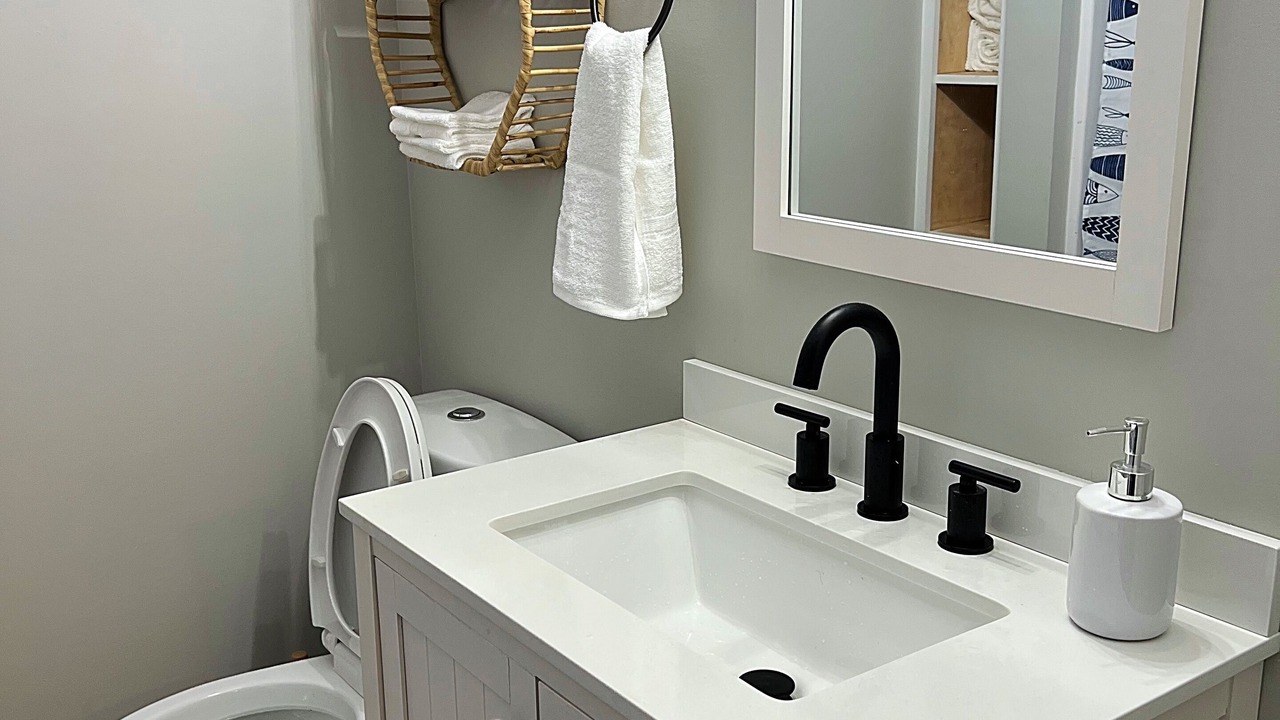 Photo of Bathroom in Simonton Lake