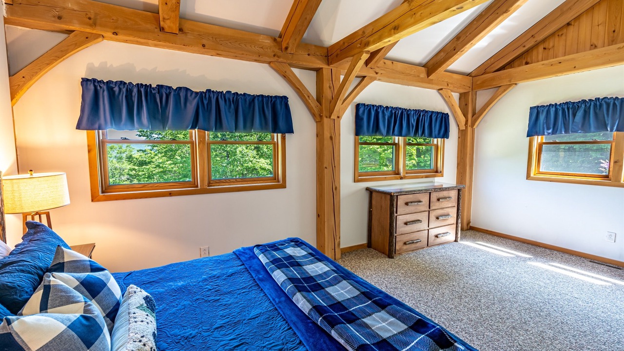 Photo of Bedroom in North Creek