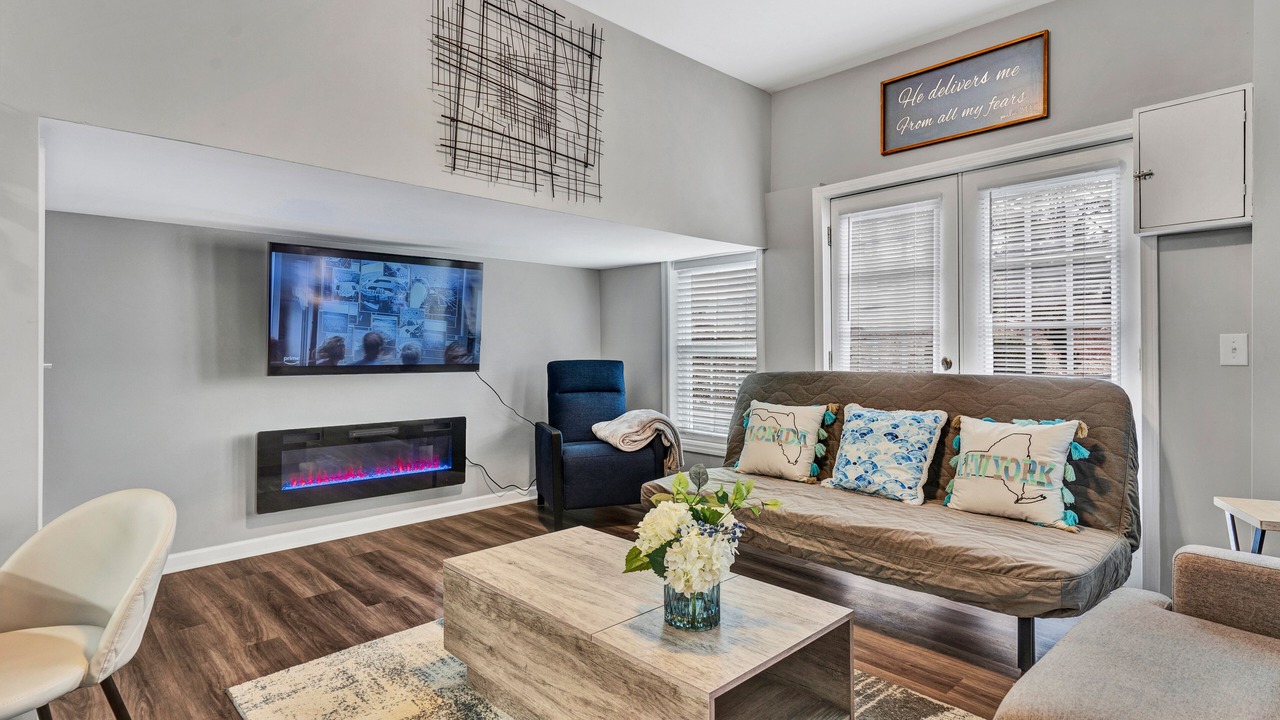 Photo of Livingroom in Cave Spring