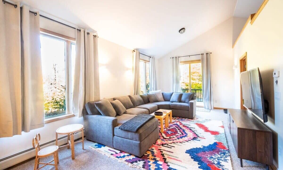 Photo of Livingroom in Otis
