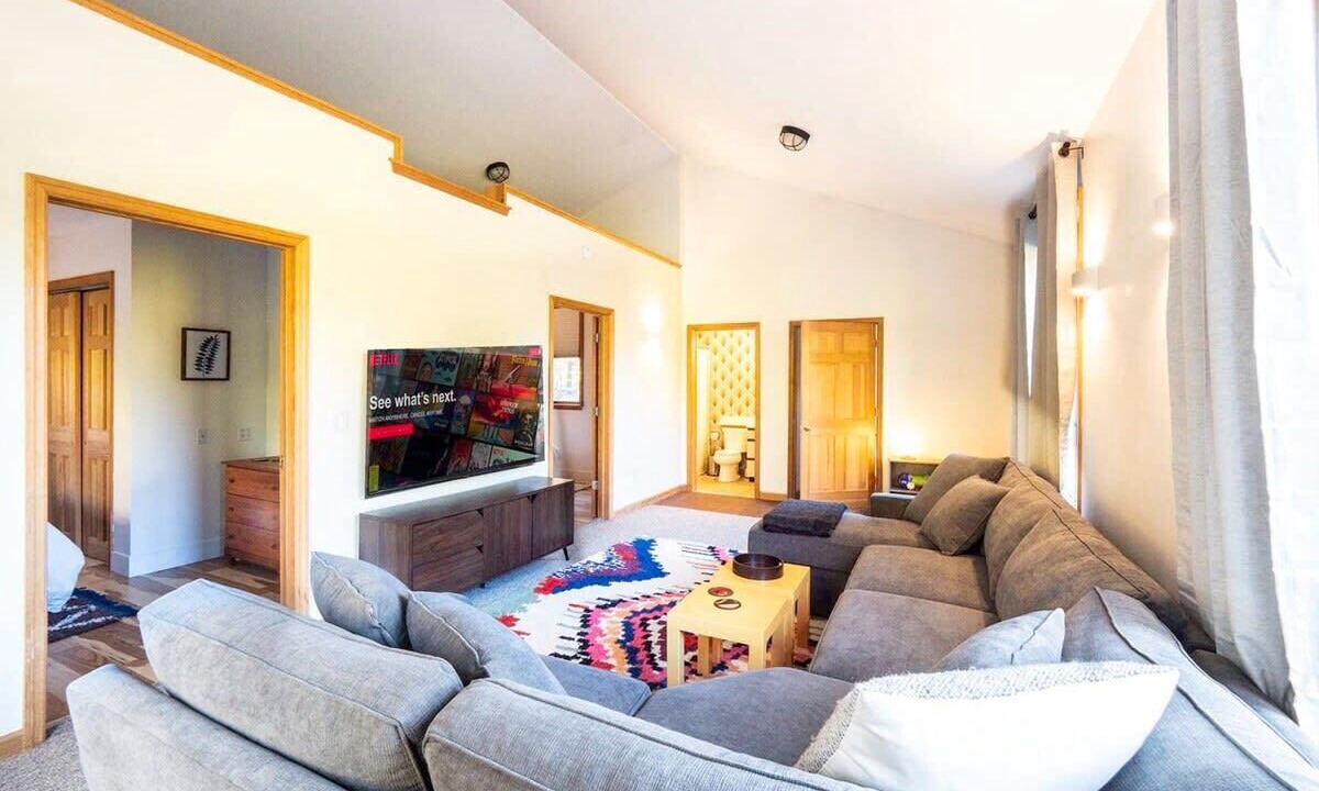Photo of Livingroom in Otis