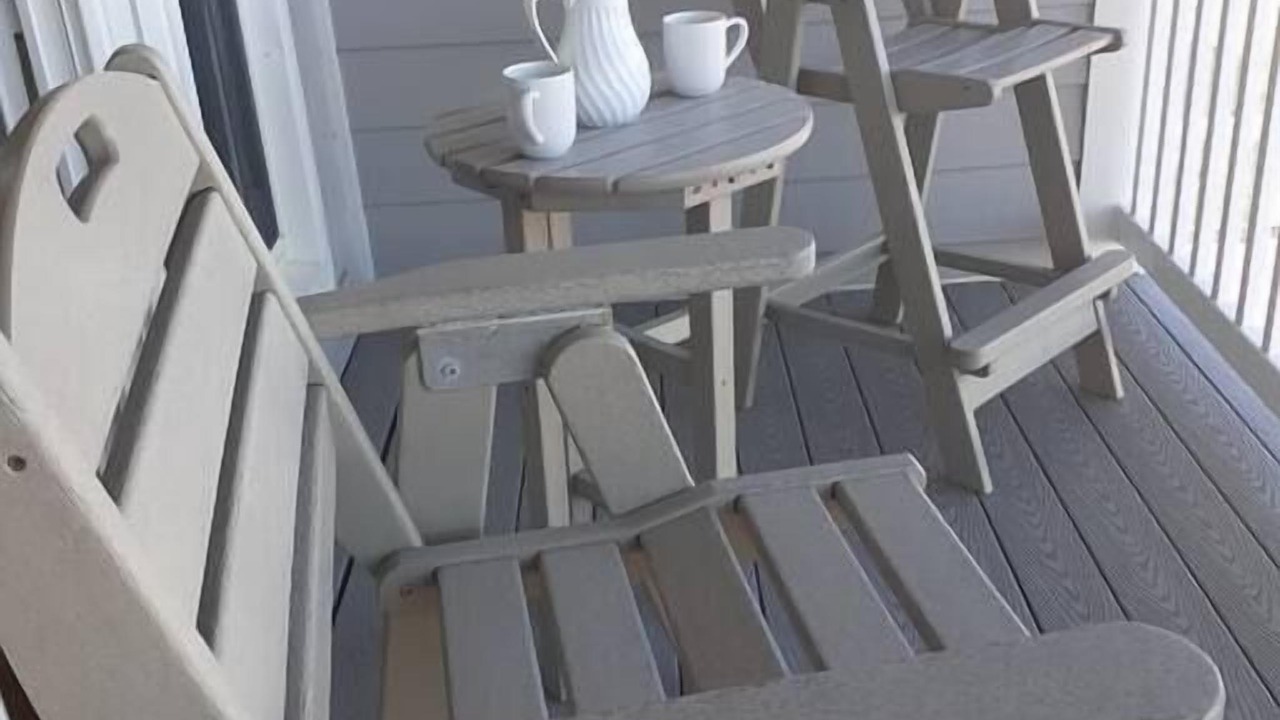 Photo of Patio Balcony in Chic's Beach