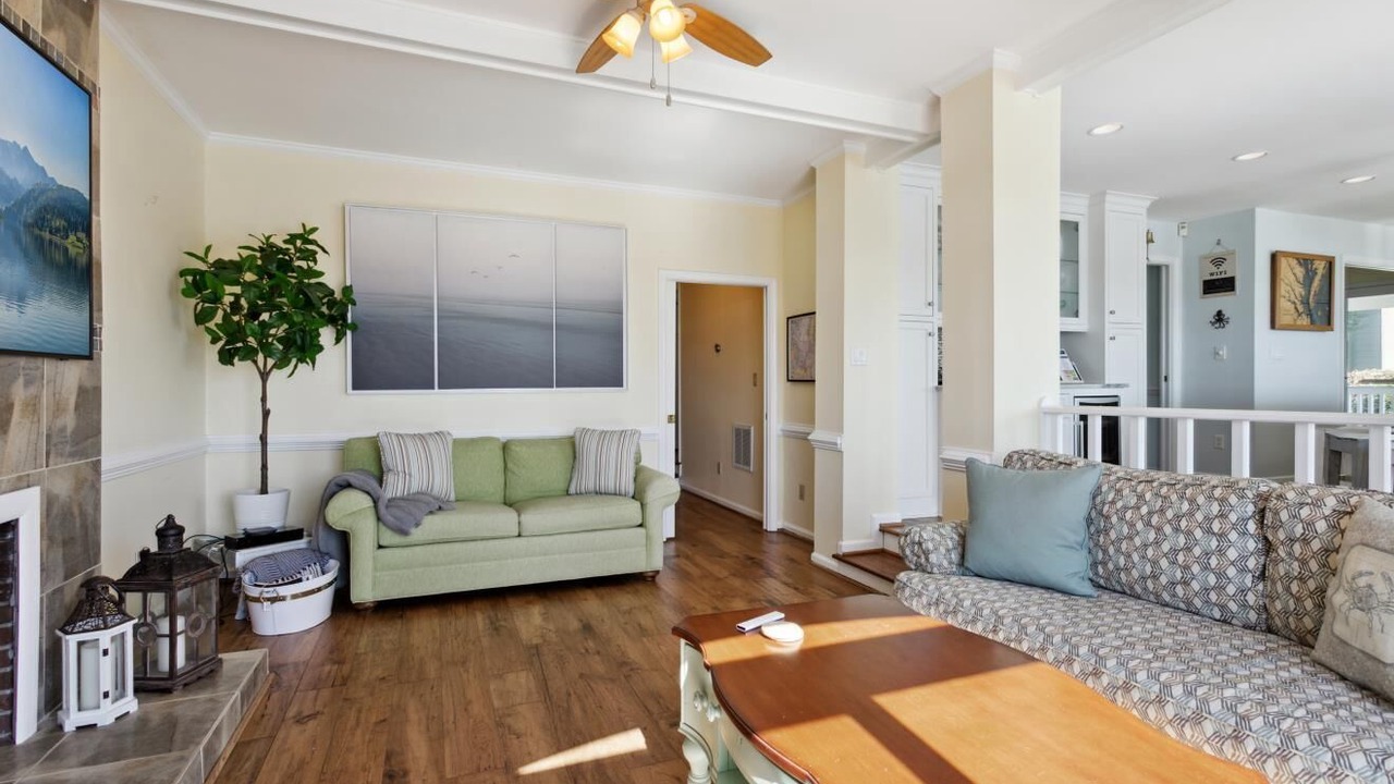 Photo of Livingroom in Hampton